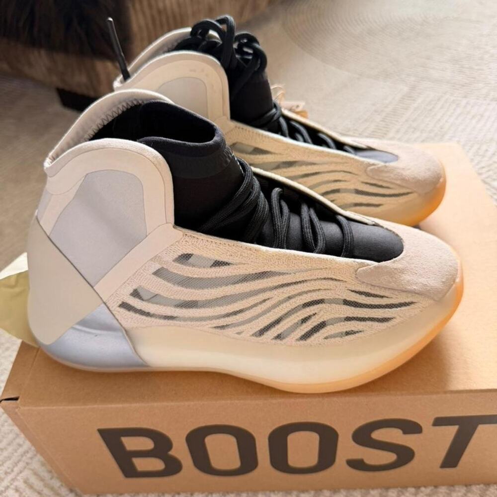 Yeezy QNTM white sneakers
